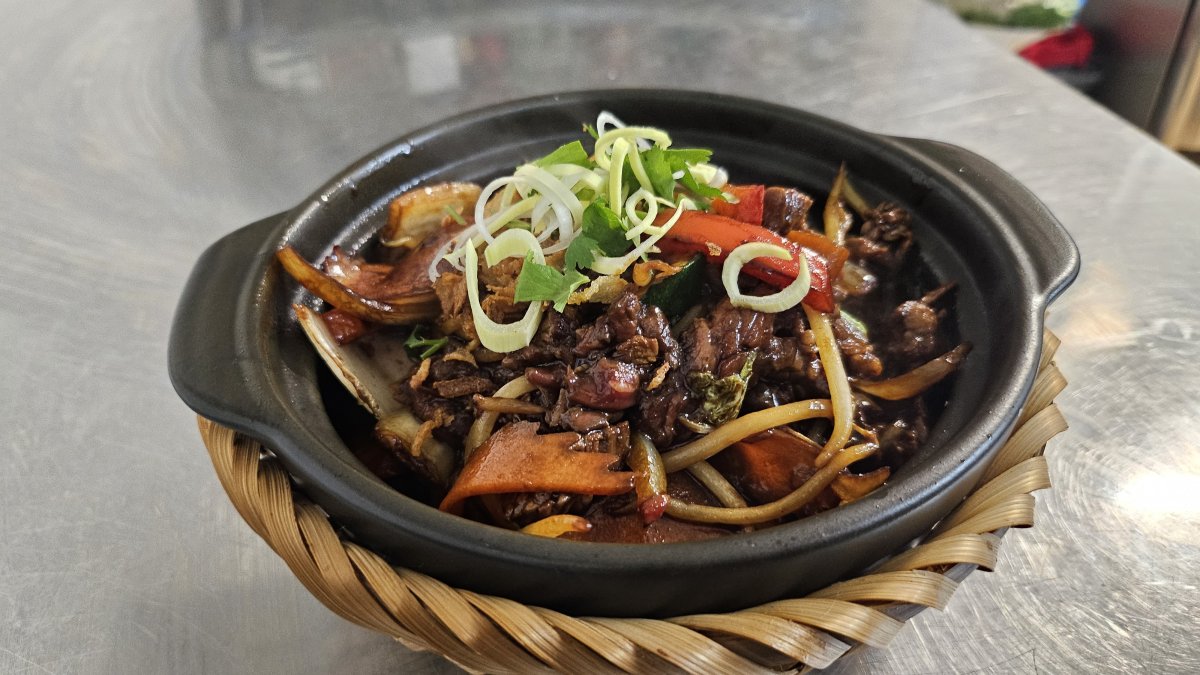 Bœuf sauté au basilic thai et piment