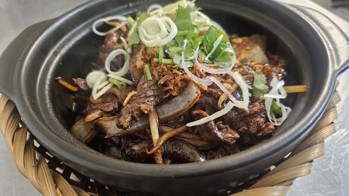 Bœuf sauté aux oignons